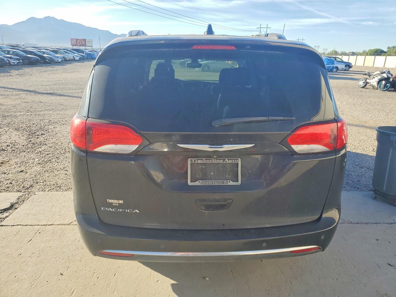 2017 Chrysler Pacifica Touring L Plus - Image 6