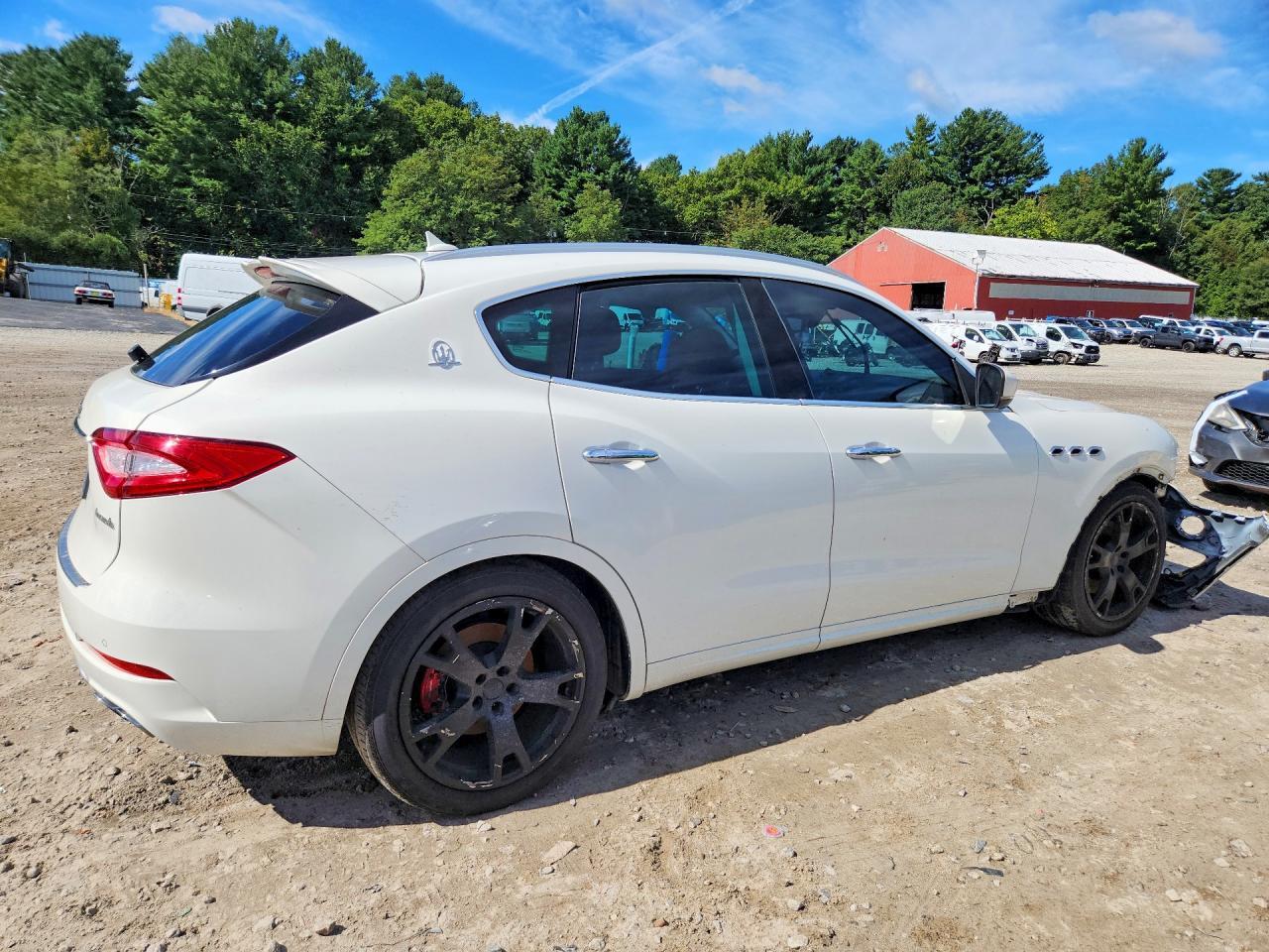 2017 Maserati Levante Sport - Image 3