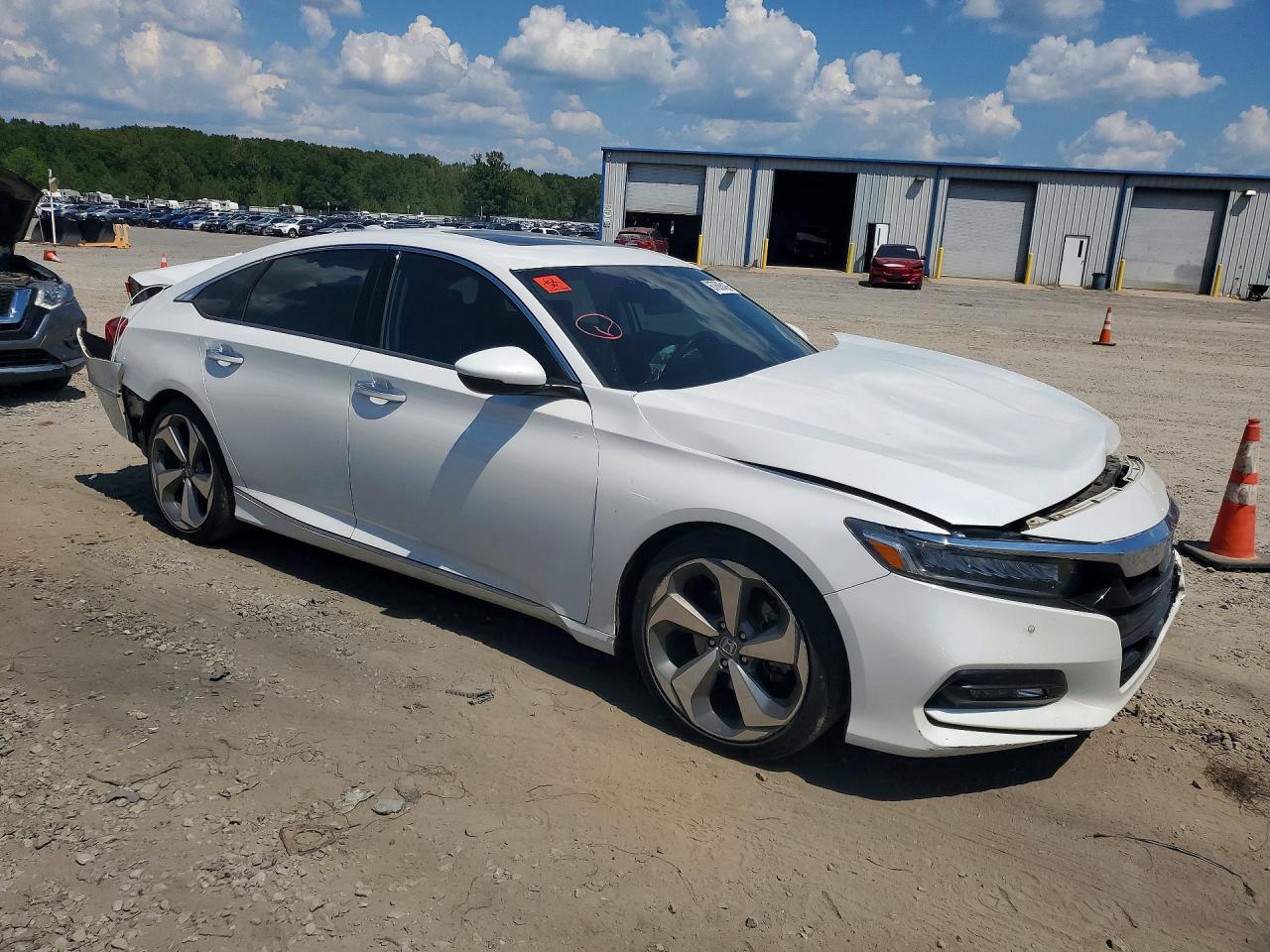 2018 Honda Accord Touring - Image 4