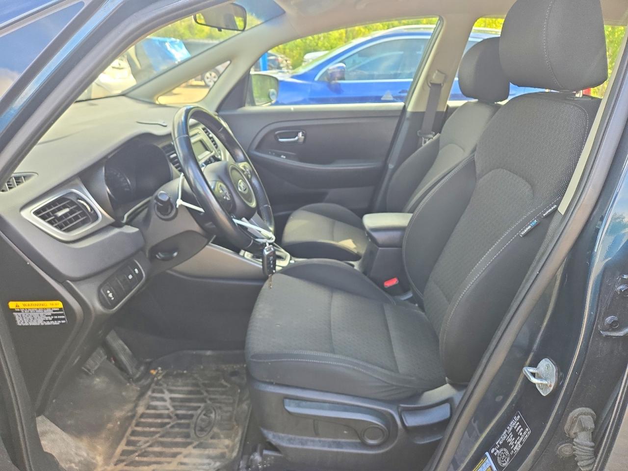 2017 Kia Rondo - Фото 7