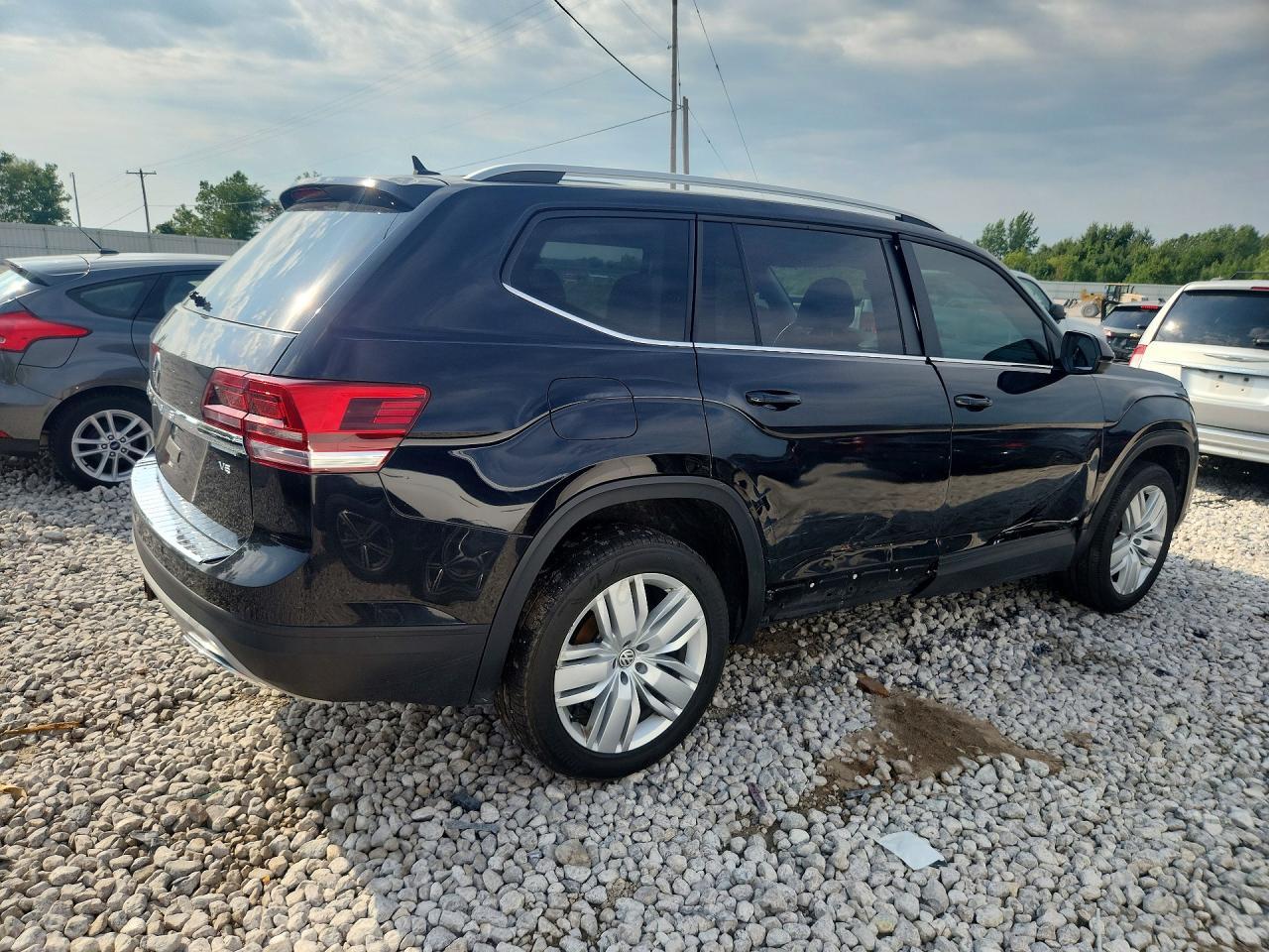 2019 Volkswagen Atlas Se - Фото 3