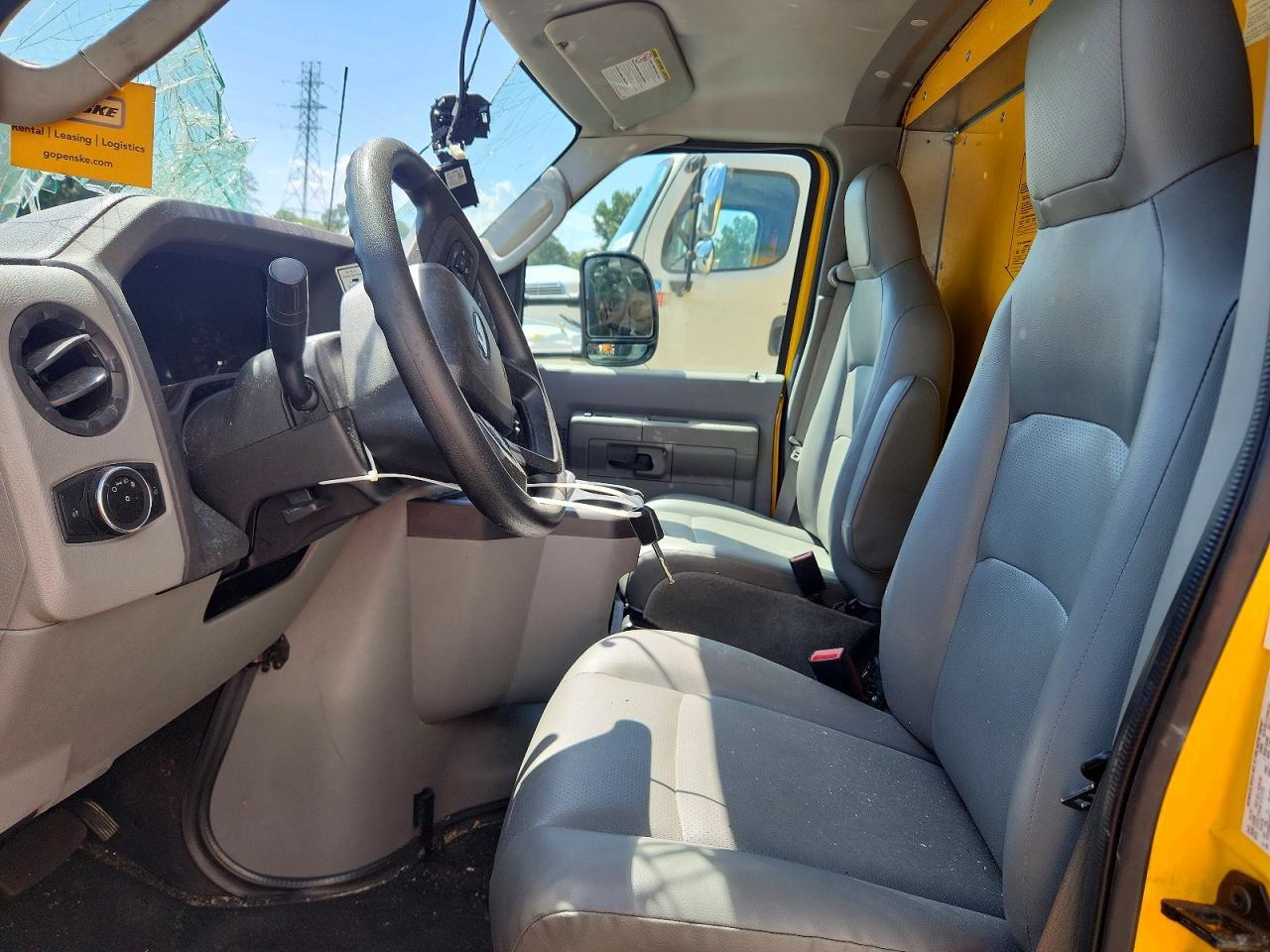 2024 Ford E350 Box Truck - Фото 7