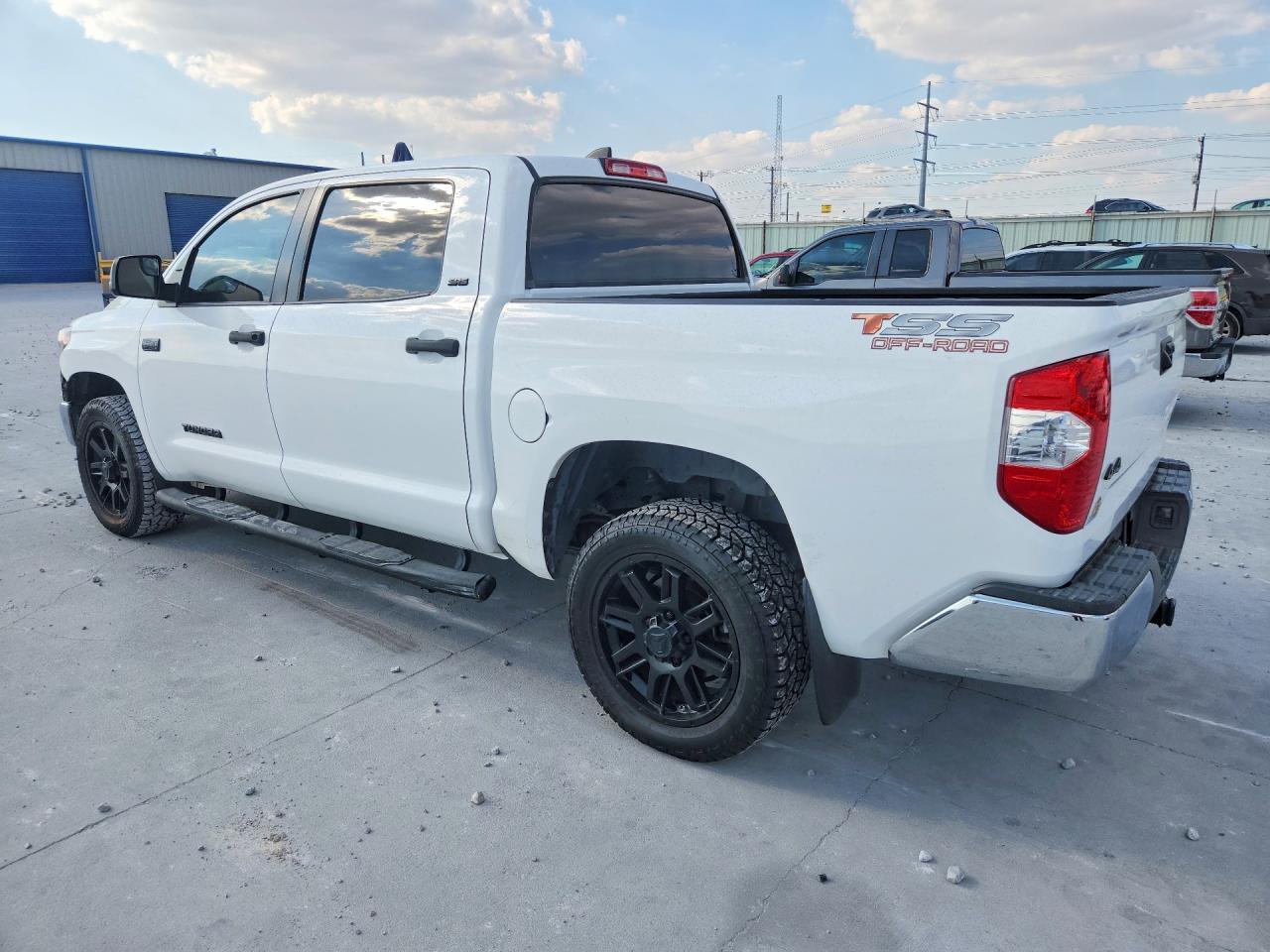 2021 Toyota Tundra Sr5 - Фото 2
