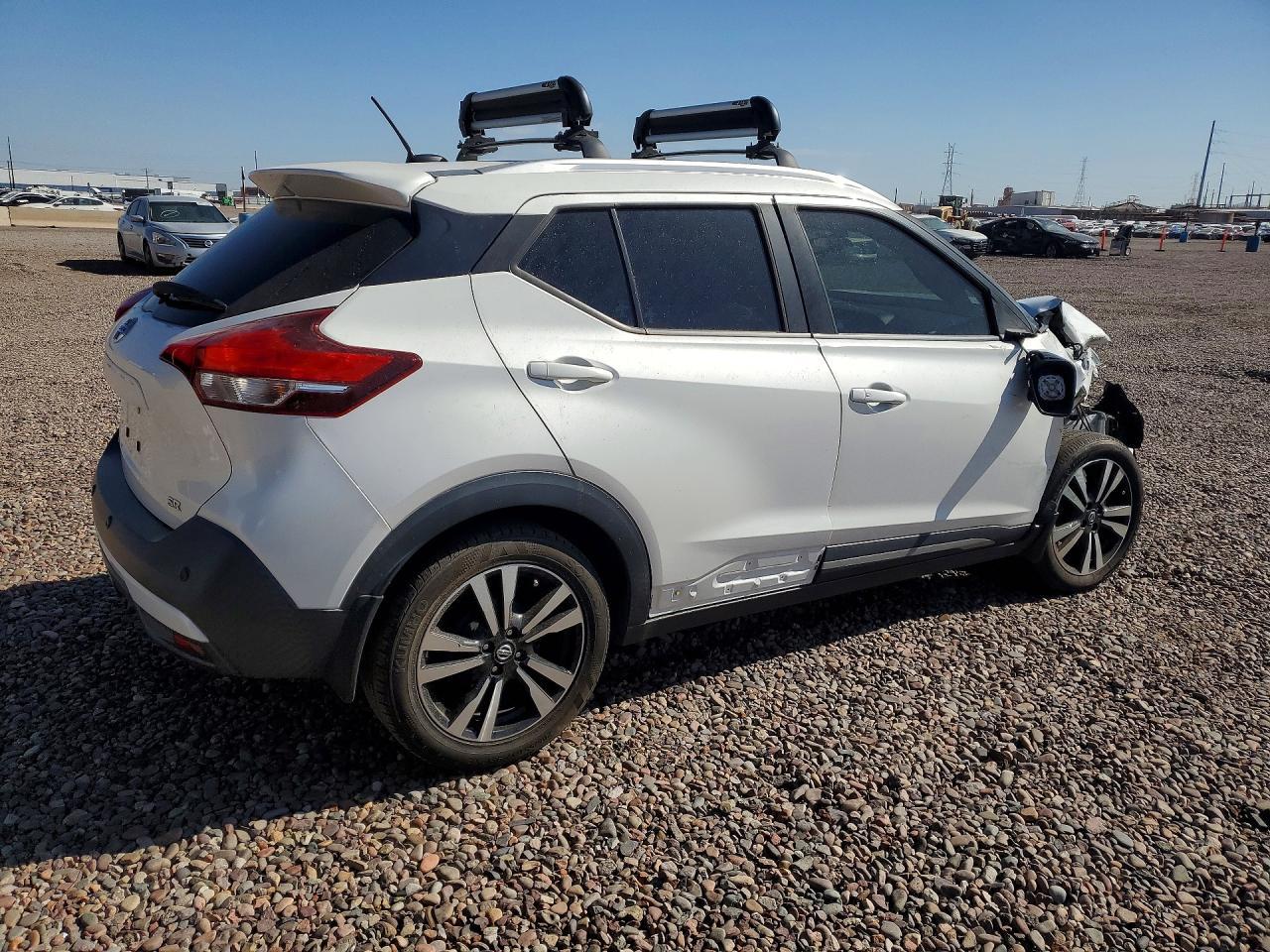 2020 Nissan Kicks Sr - Фото 3