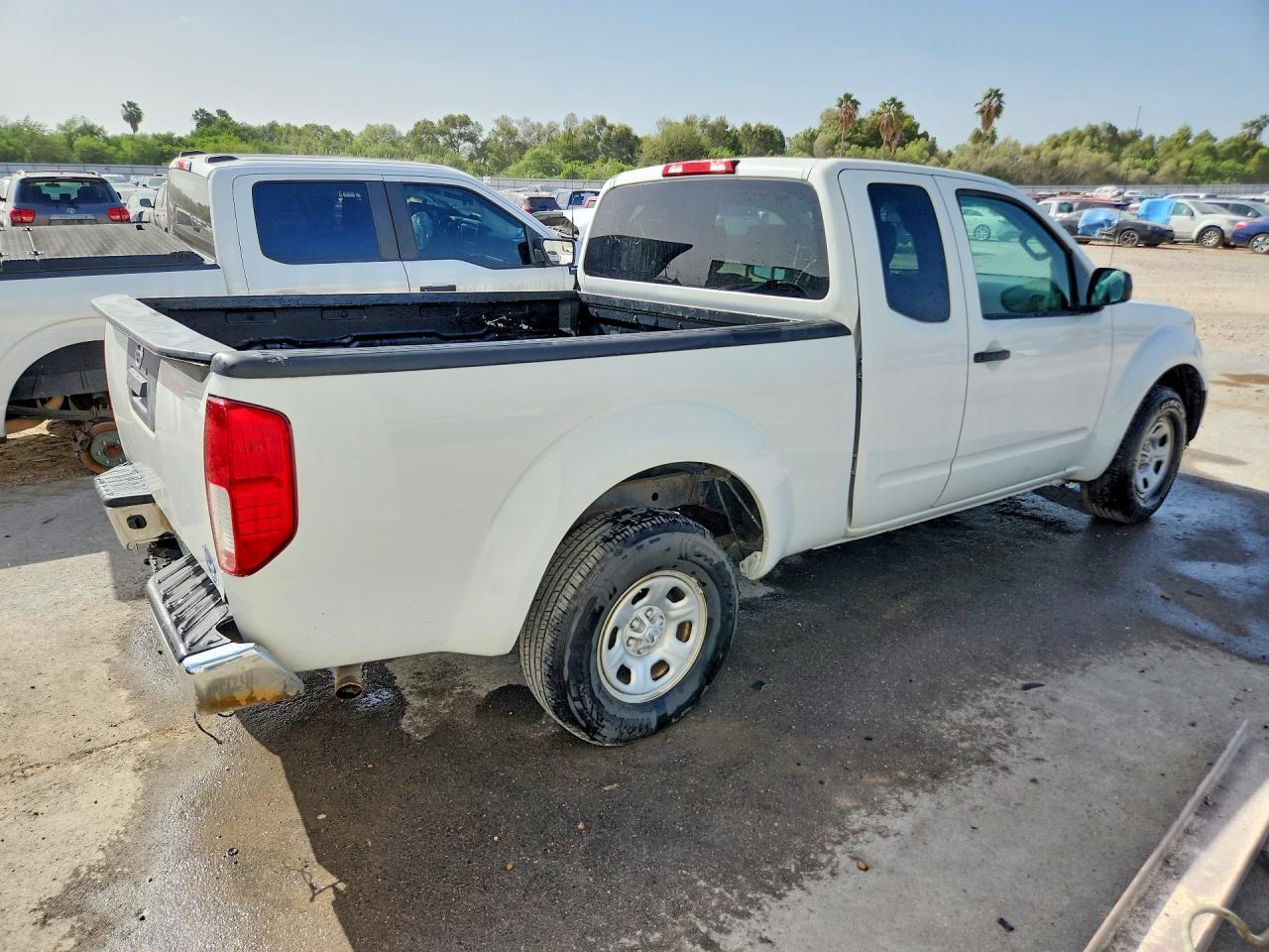 2017 Nissan Frontier S - Фото 3