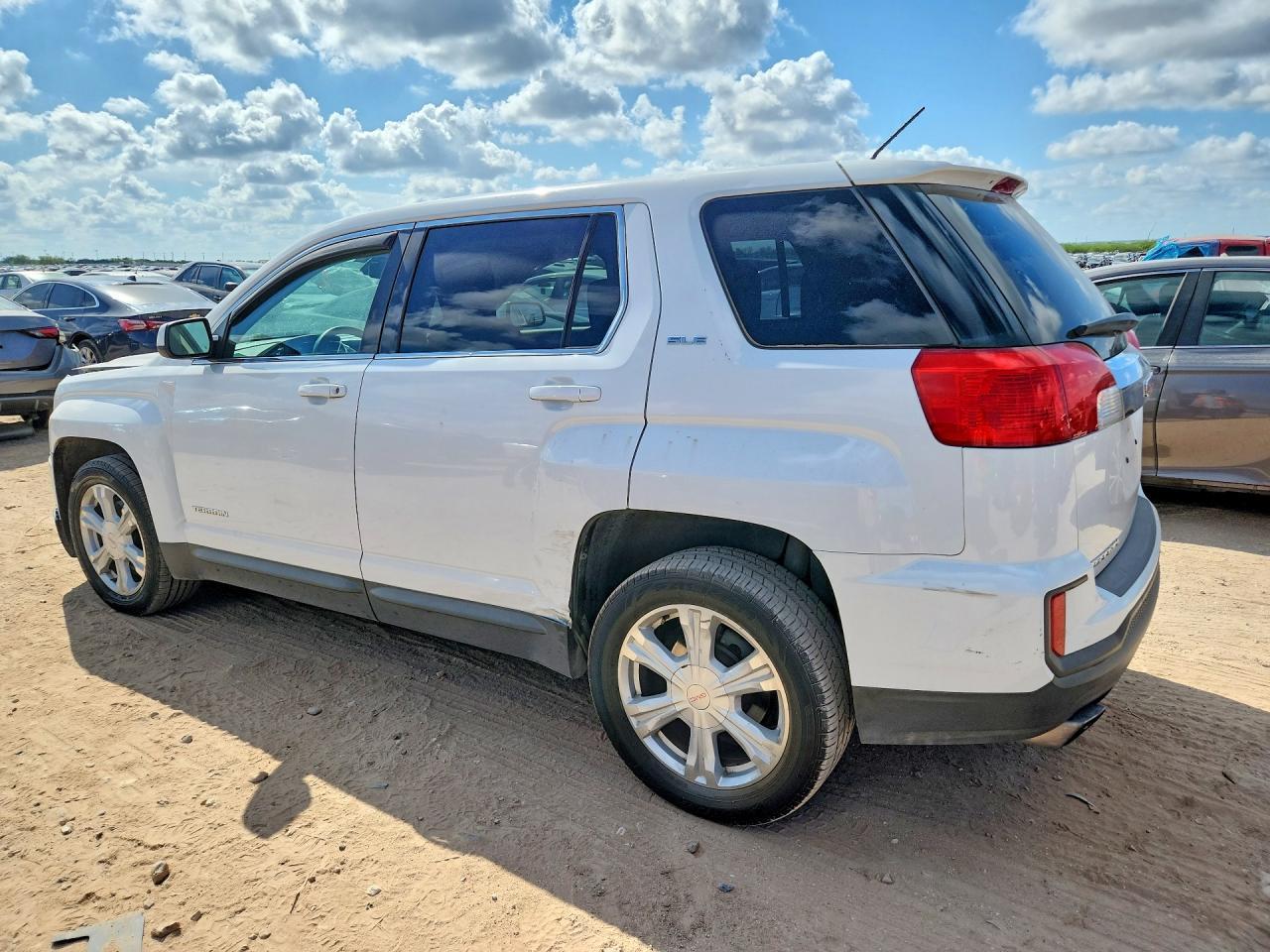 2017 GMC Terrain Sle - Image 2