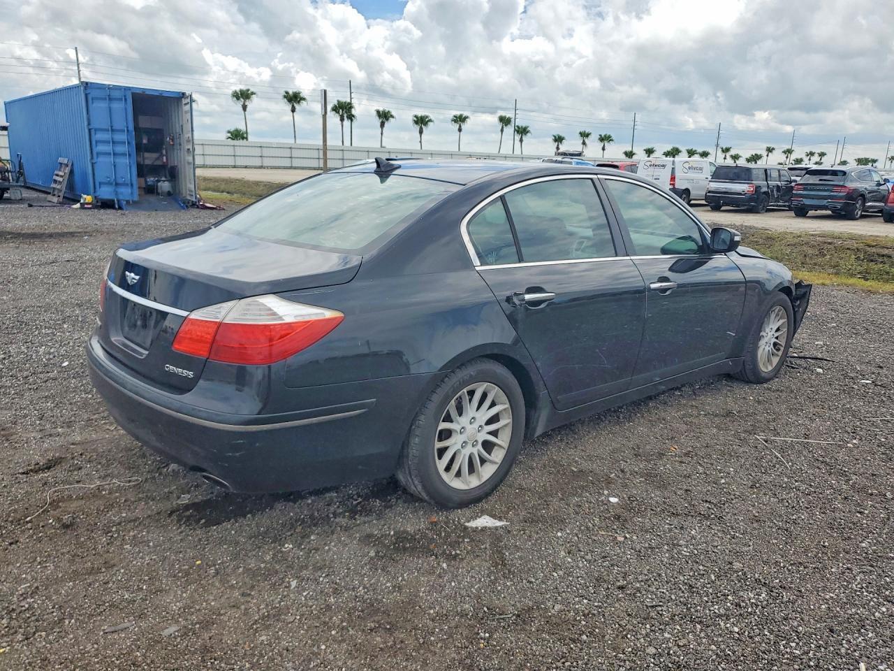2010 Hyundai Genesis 3.8L - Image 3