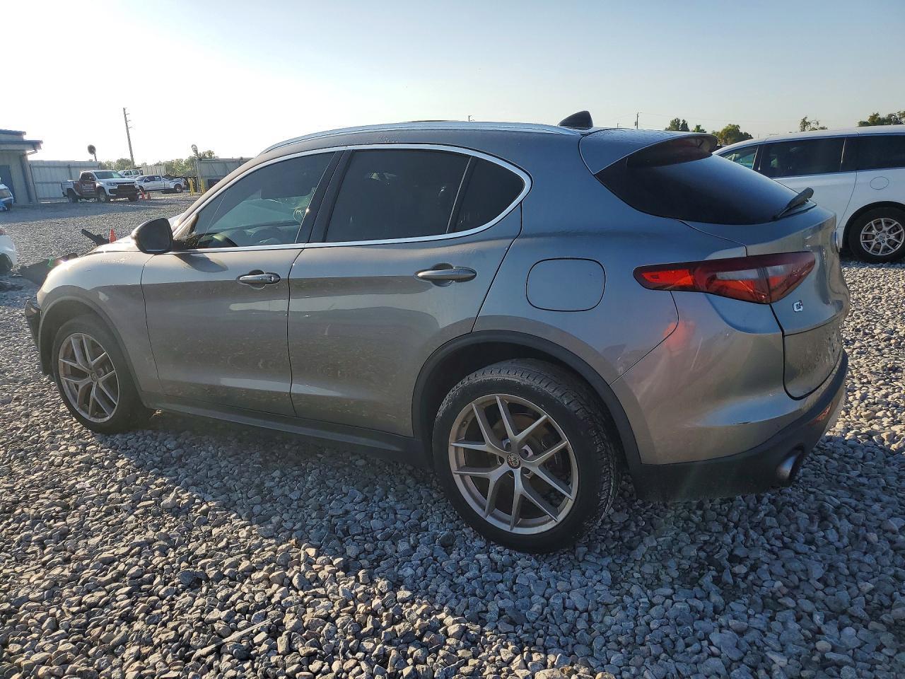 2018 Alfa Romeo Stelvio Ti - Image 2