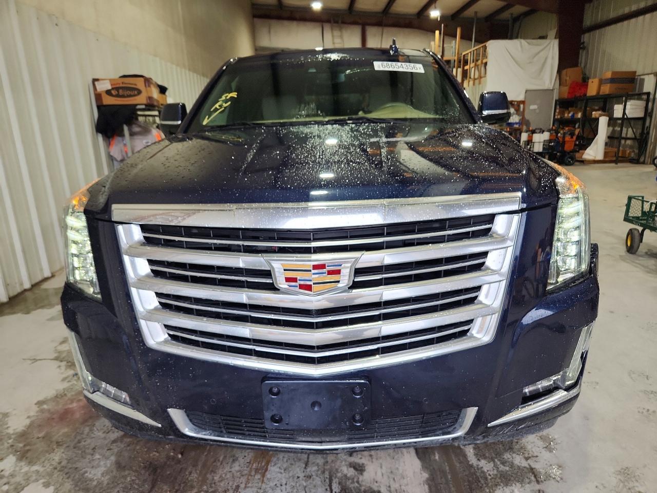 2018 Cadillac Escalade Platinum - Image 5