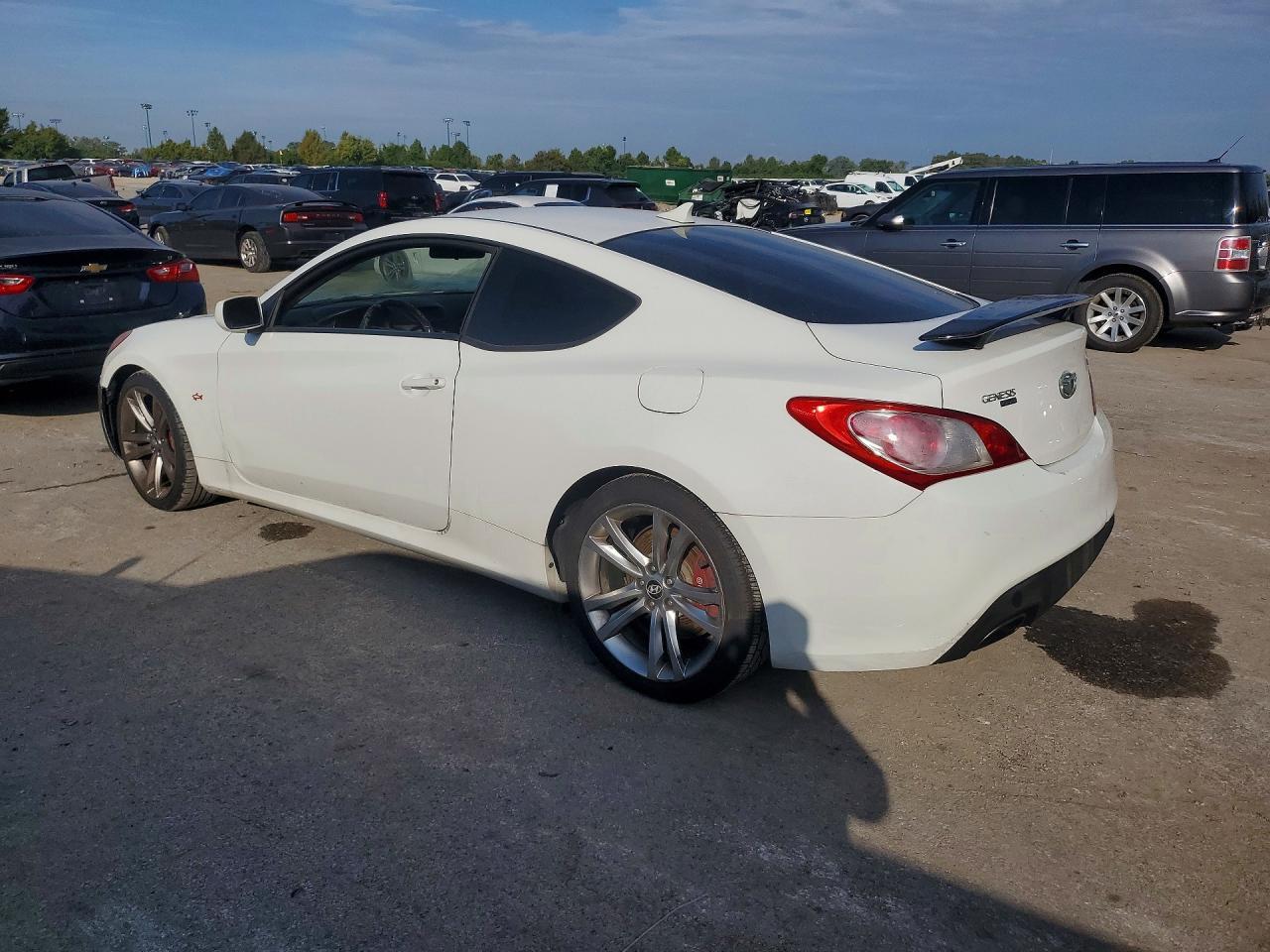 2012 Hyundai Genesis Coupe 3.8 R-Spec - Фото 2