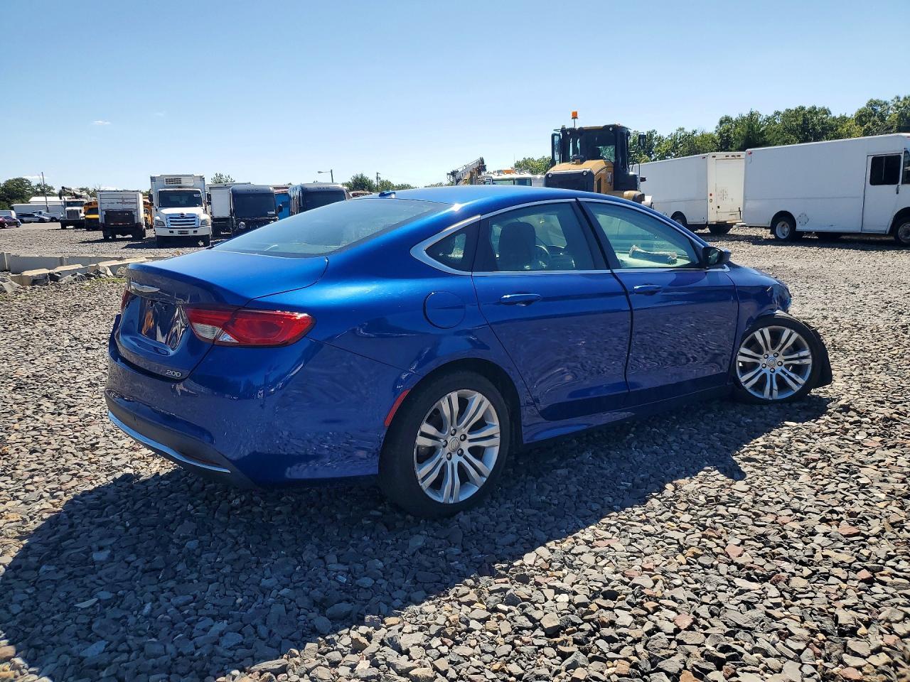 2015 Chrysler 200 Limited - Image 3