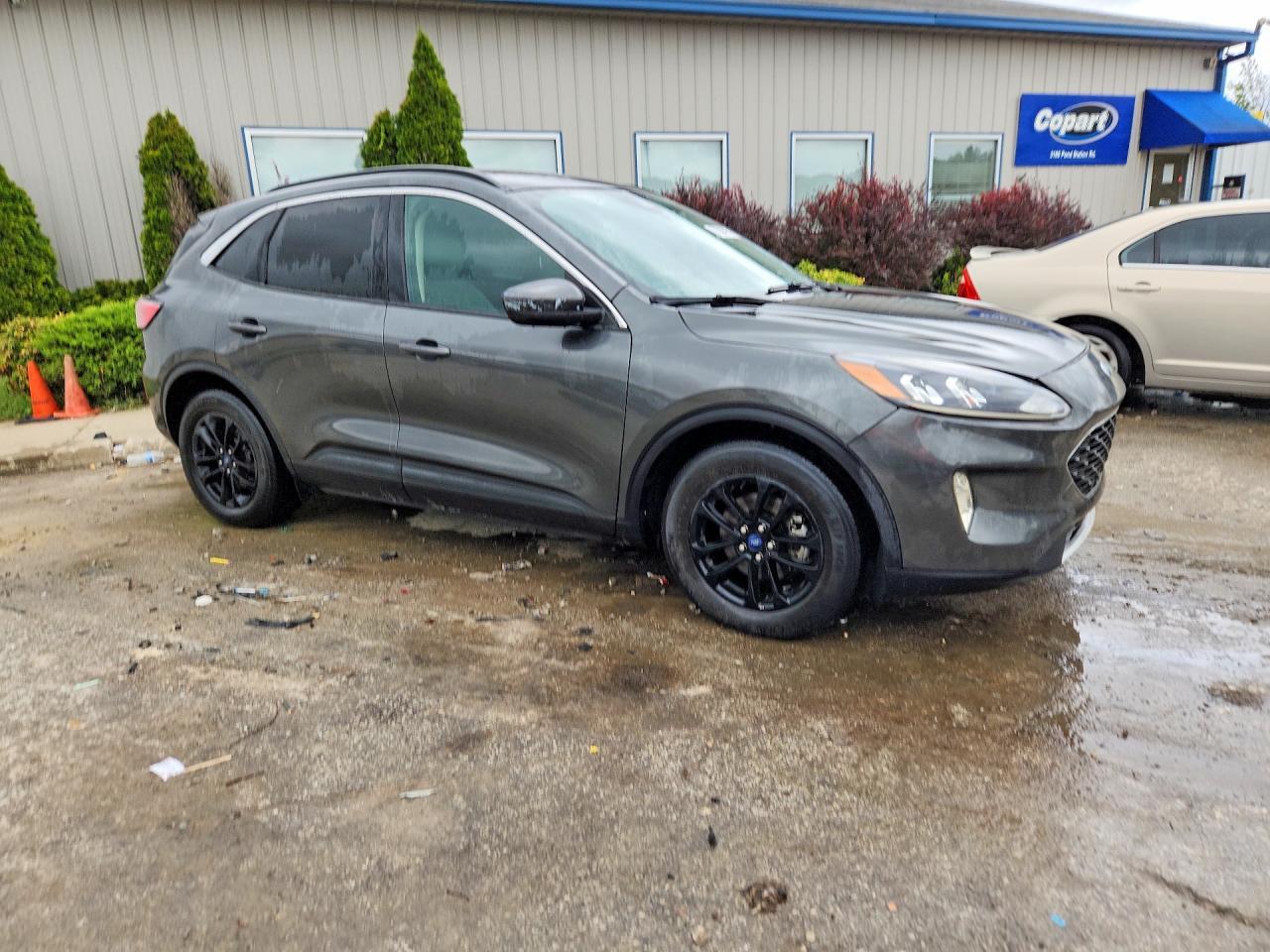 2020 Ford Escape Se - Фото 4