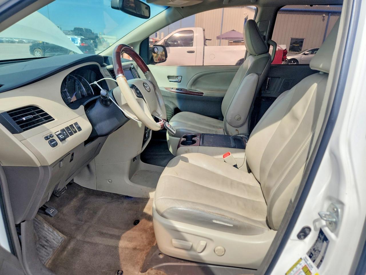 2013 Toyota Sienna Limited 7-Passenger - Фото 7