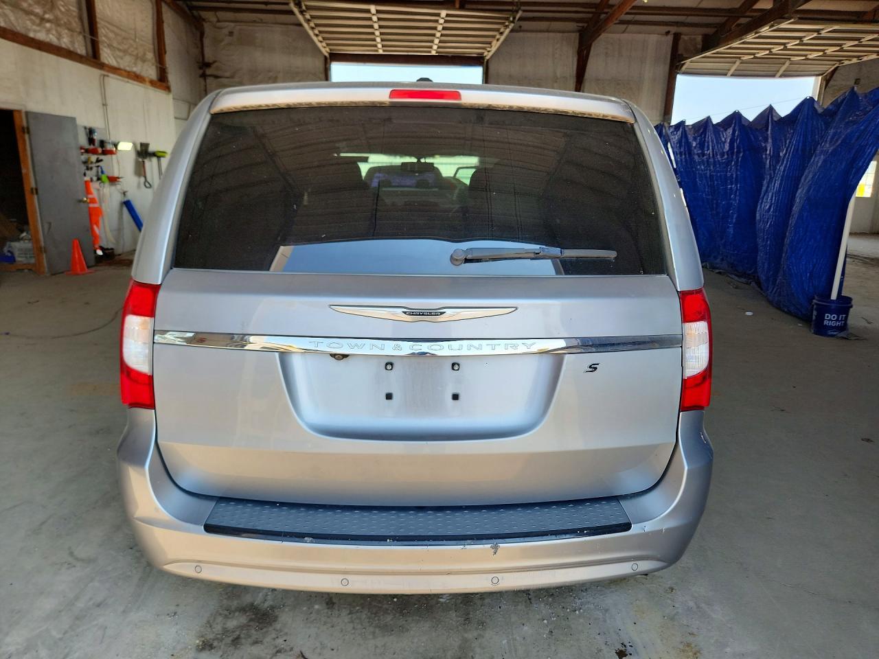 2015 Chrysler Town & Country S - Image 6