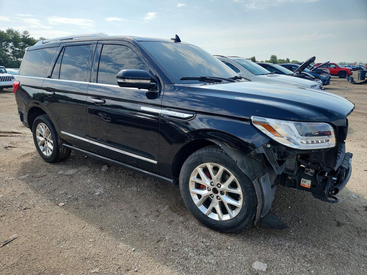 2019 Lincoln Navigator Select - Image 4
