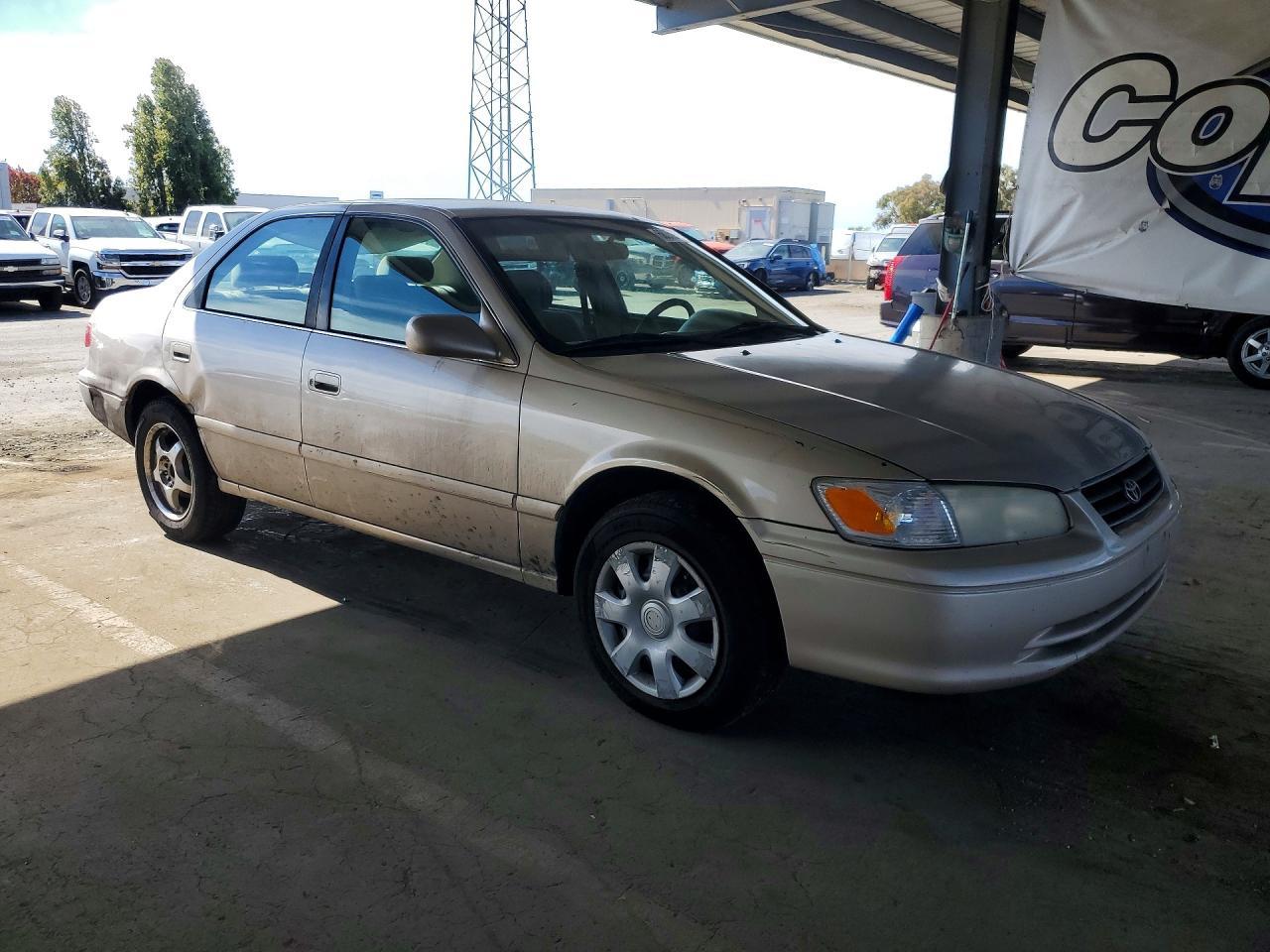 2001 Toyota Camry Ce - Image 4