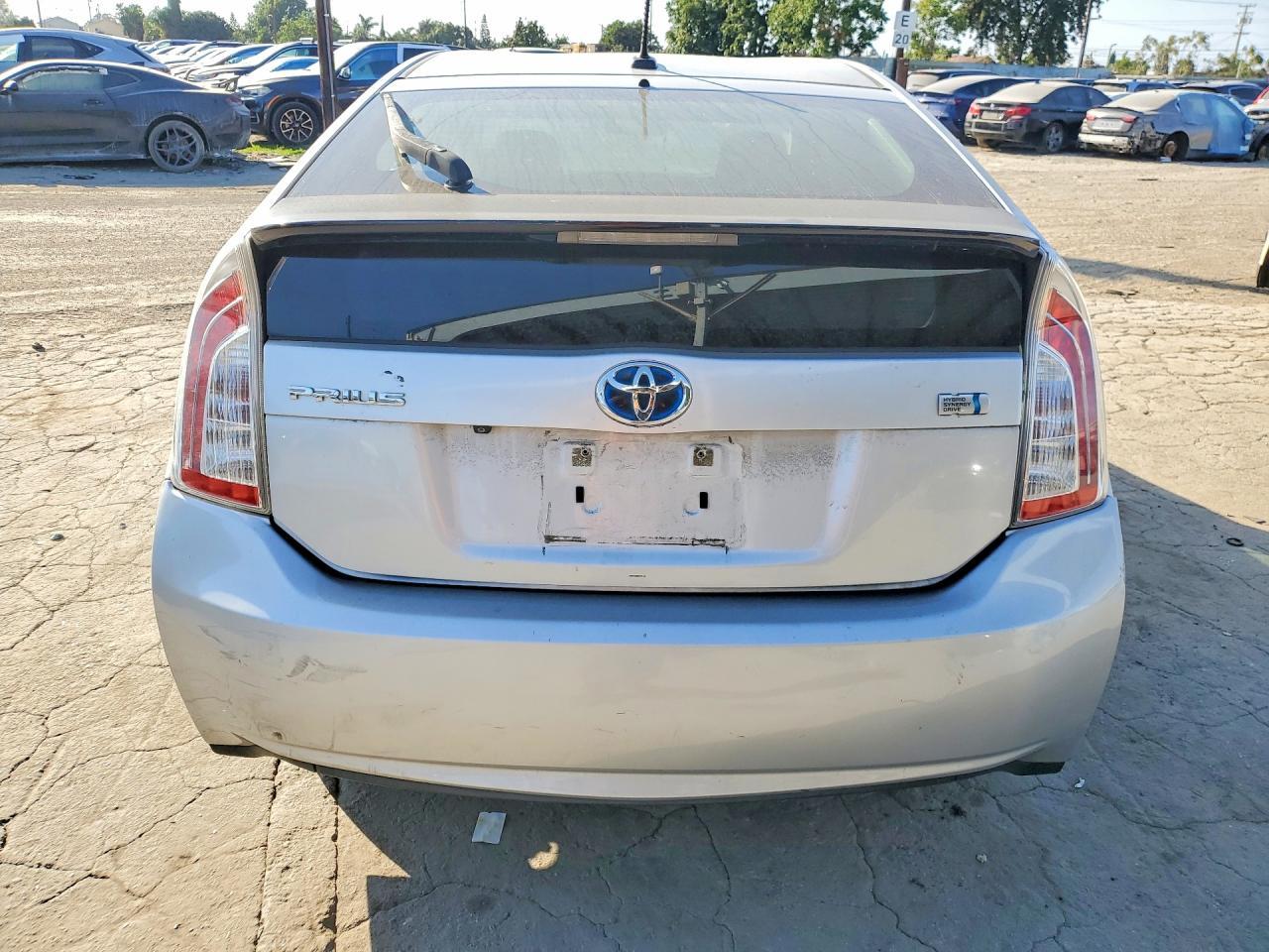 2014 Toyota Prius Three - Фото 6
