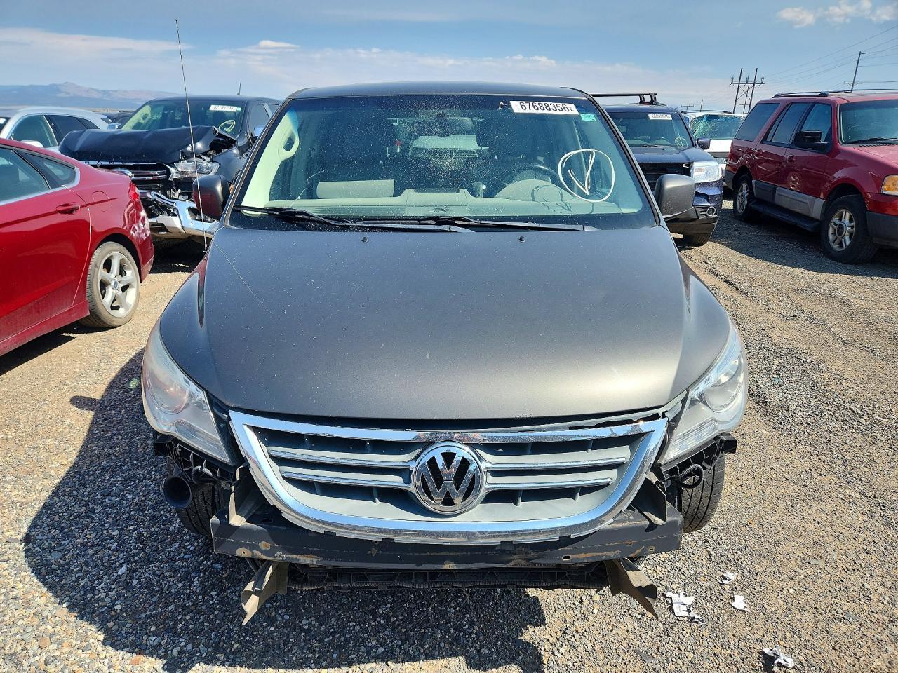 2010 Volkswagen Routan Se - Image 5