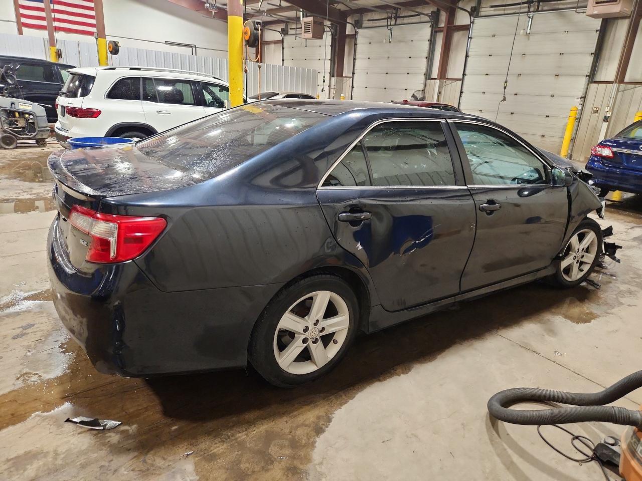 2012 Toyota Camry Se - Фото 3