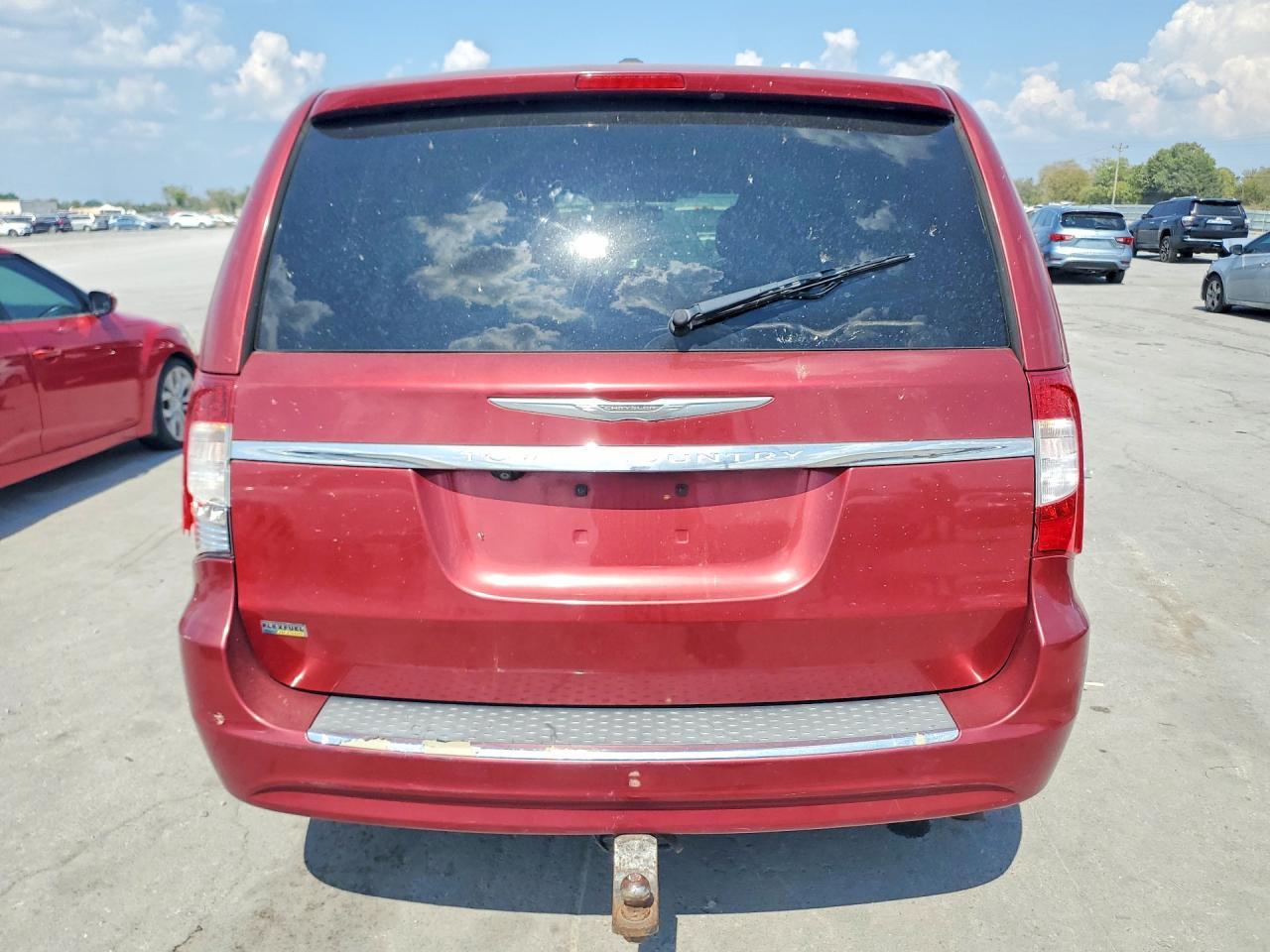 2014 Chrysler Town & Country Touring - Фото 6