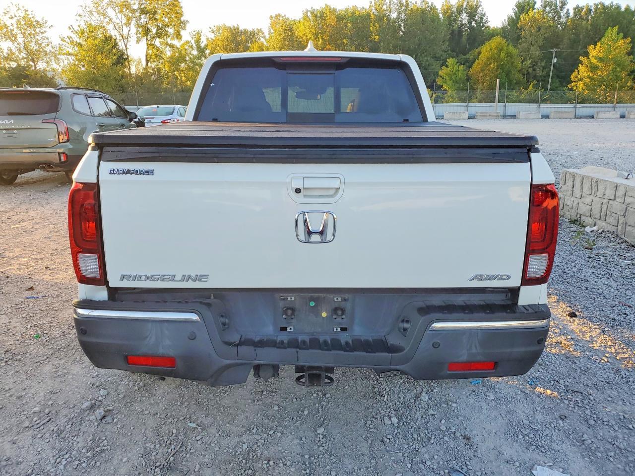 2017 Honda Ridgeline Rtl - Image 6