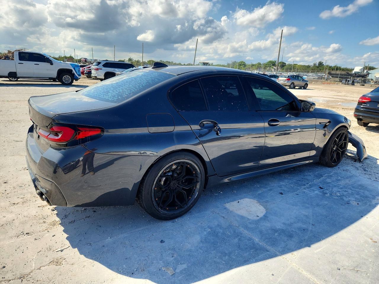 2021 BMW M5 - Фото 3