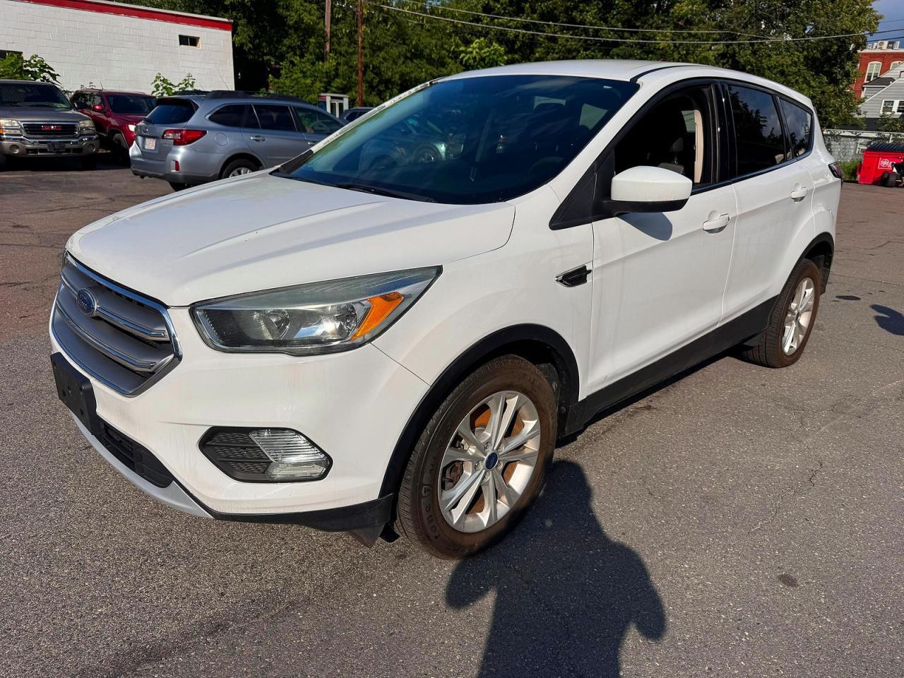 2017 Ford Escape Se - Фото 2