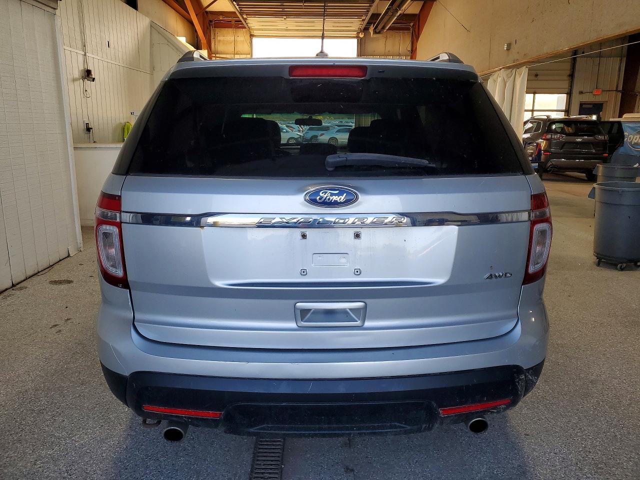 2015 Ford Explorer - Image 6