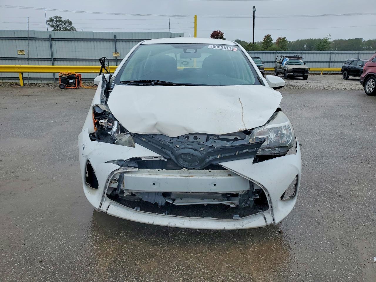 2017 Toyota Yaris 5-Door L Fleet - Image 5