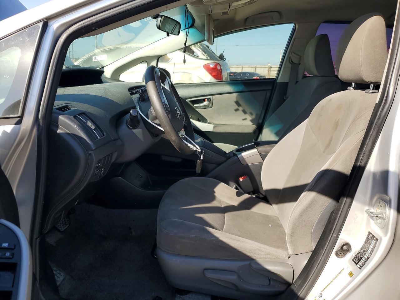 2014 Toyota Prius Three - Фото 7
