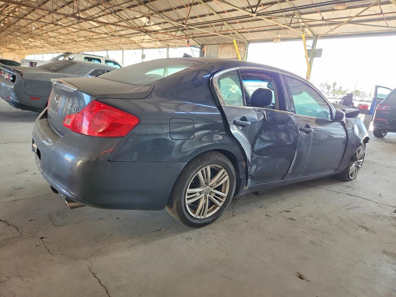 2011 Infiniti G37 Sedan X - Фото 3