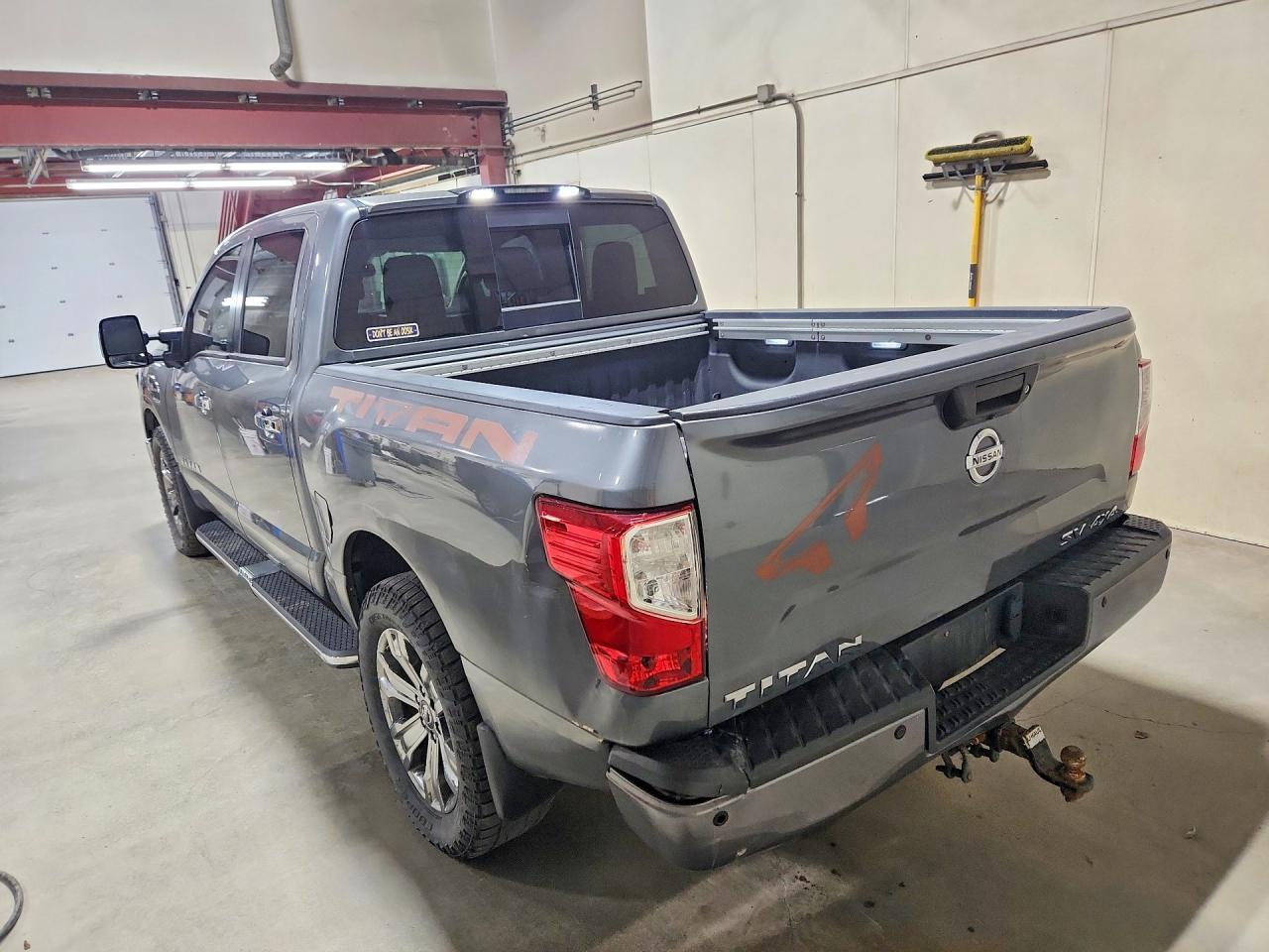2017 Nissan Titan S - Фото 2