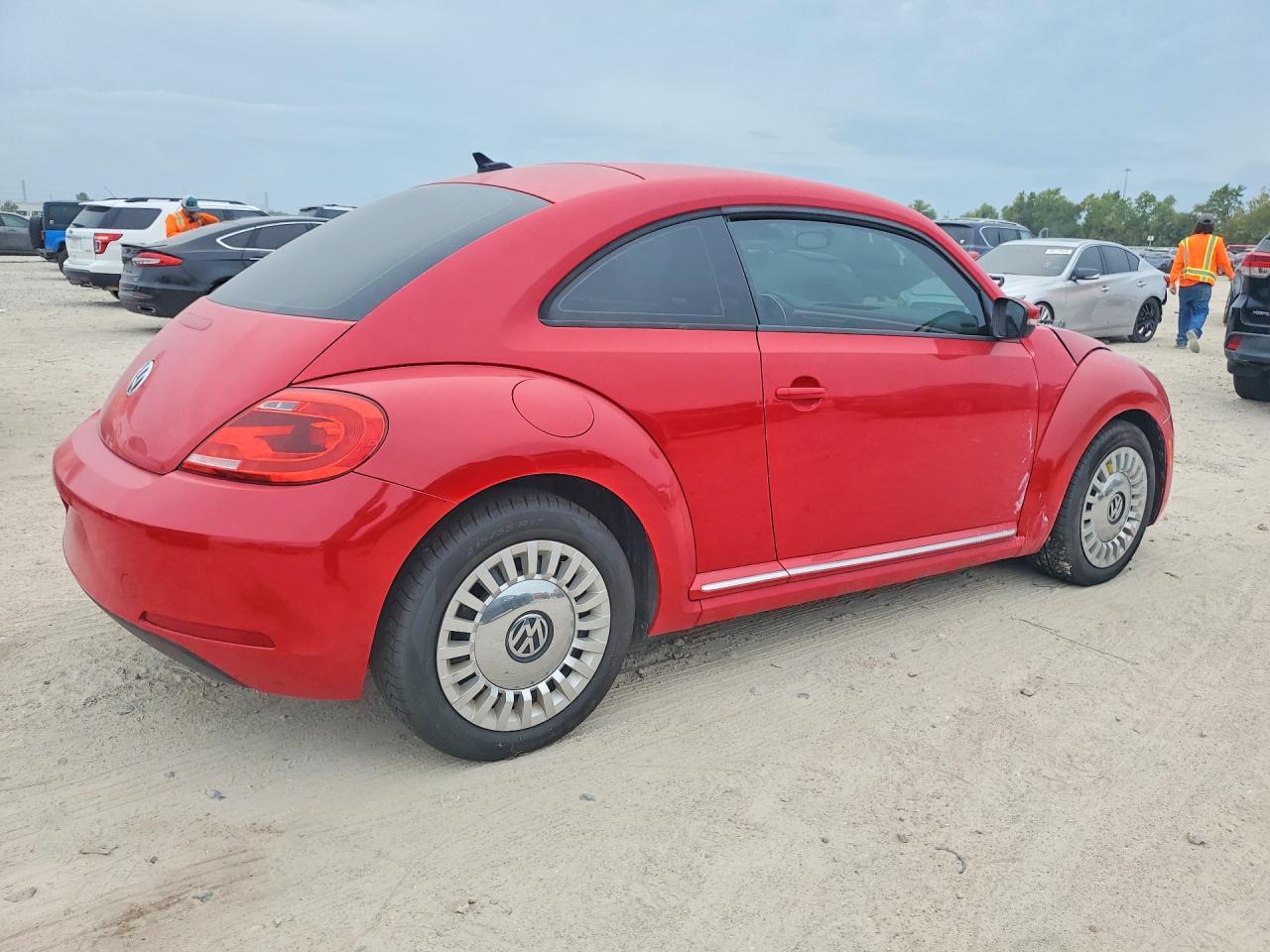 2014 Volkswagen Beetle - Image 3