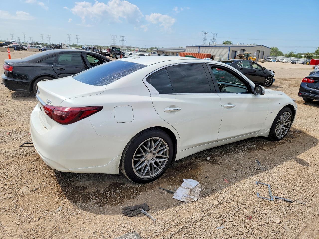2018 Infiniti Q50 2.0T Luxe - Image 3