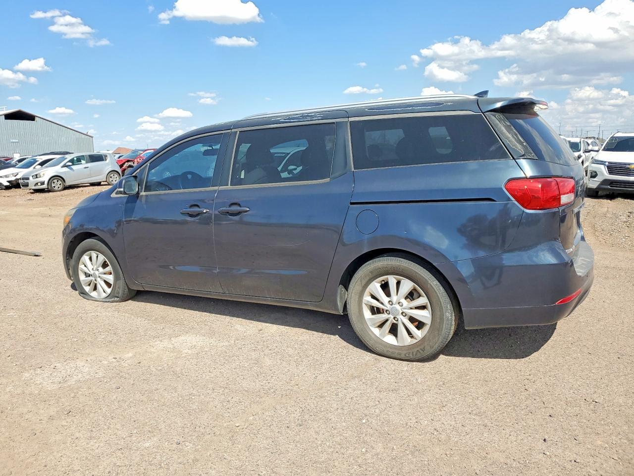 2016 Kia Sedona Lx - Фото 2