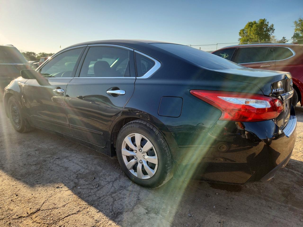 2017 Nissan Altima 2.5 S - Фото 2