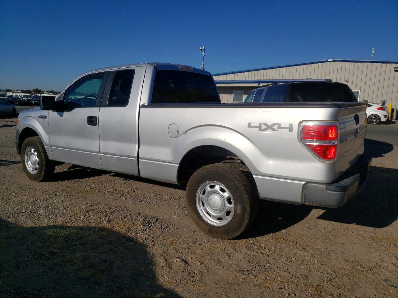 2010 Ford F150 Super Cab - Фото 2