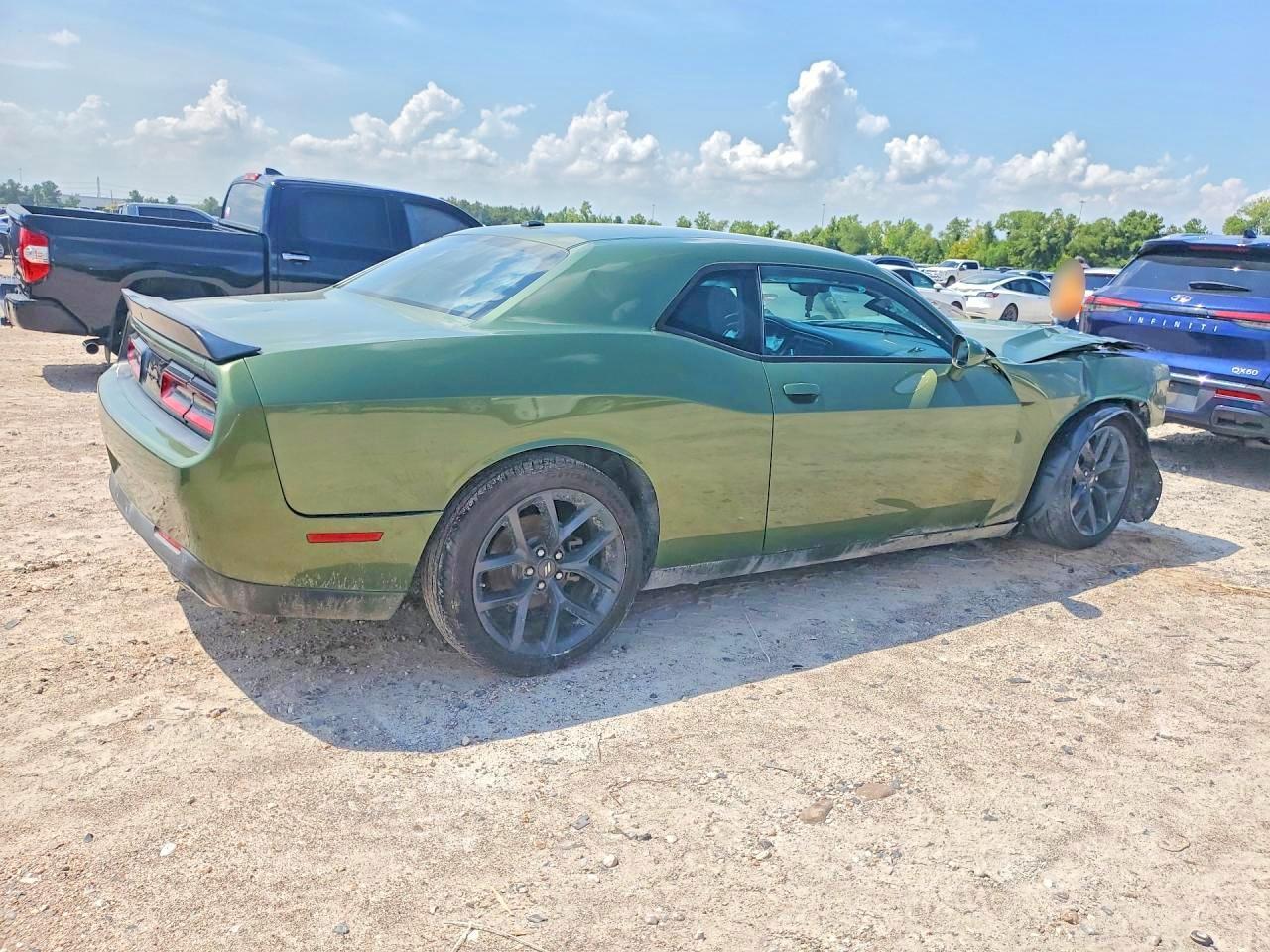 2022 Dodge Challenger Sxt - Фото 3