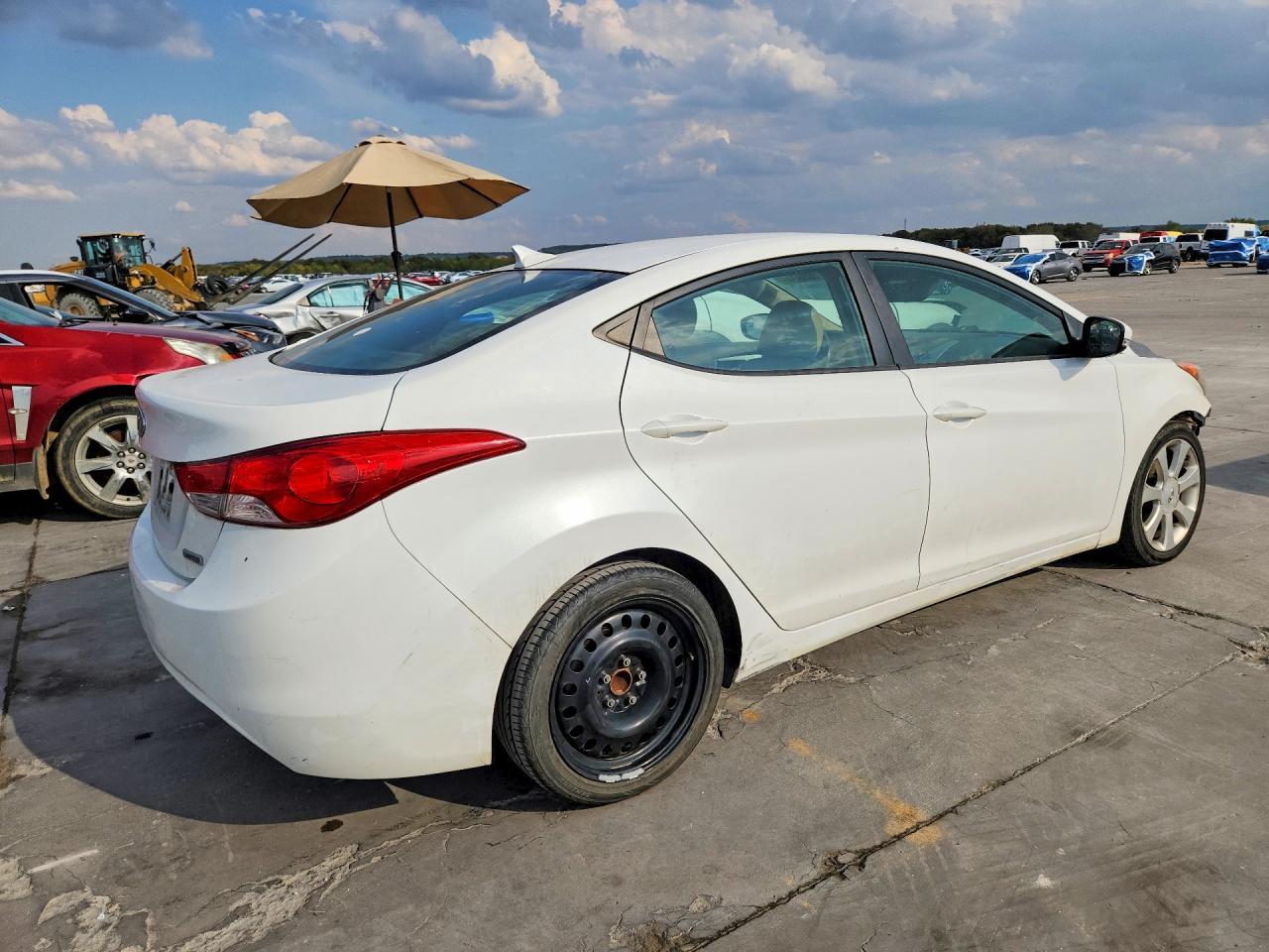 2013 Hyundai Elantra Limited - Image 3