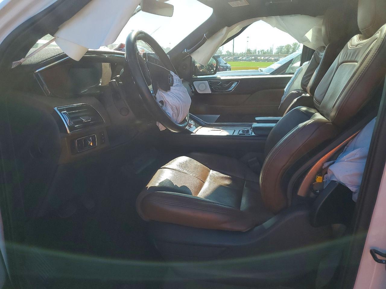 2022 Lincoln Navigator Reserve - Image 7