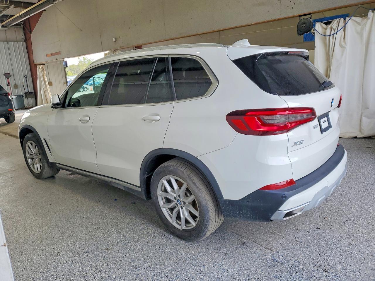 2021 BMW X5 xDrive40I - Image 2