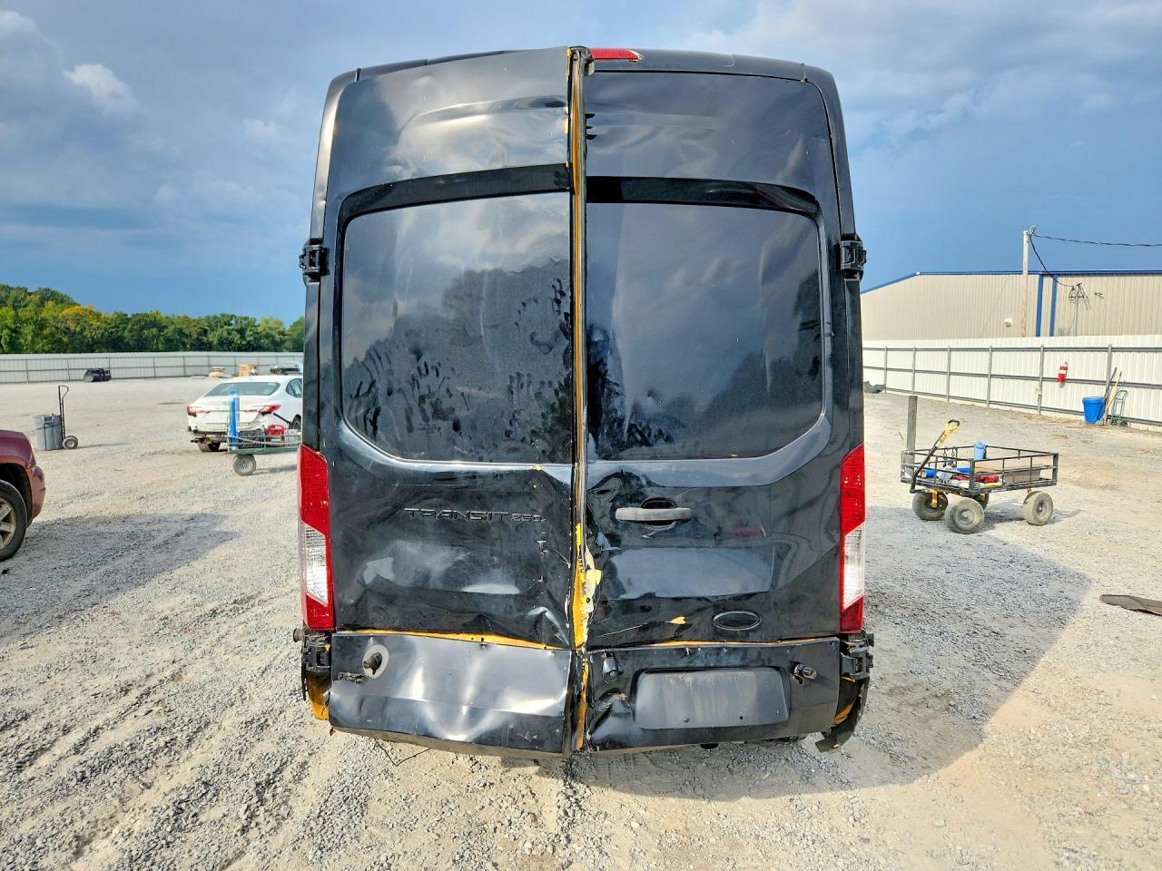 2017 Ford Transit T-250 - Image 6