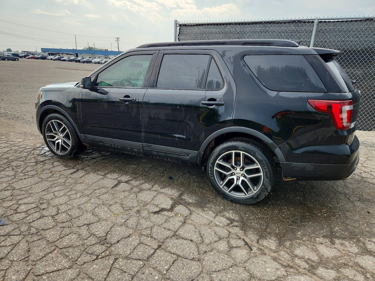 2017 Ford Explorer Sport - Фото 2