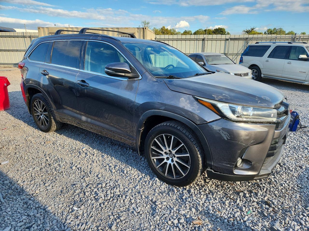 2018 Toyota Highlander Se - Image 4