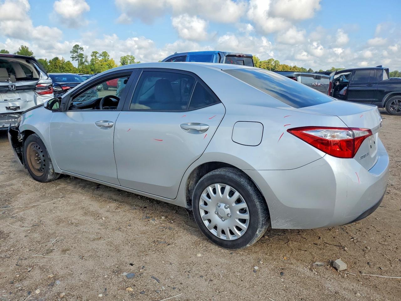 2016 Toyota Corolla Le - Фото 2