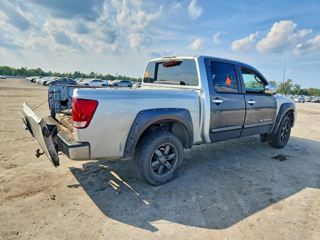 2010 Nissan Titan Se - Image 3