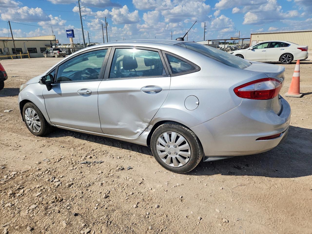 2018 Ford Fiesta S - Фото 2