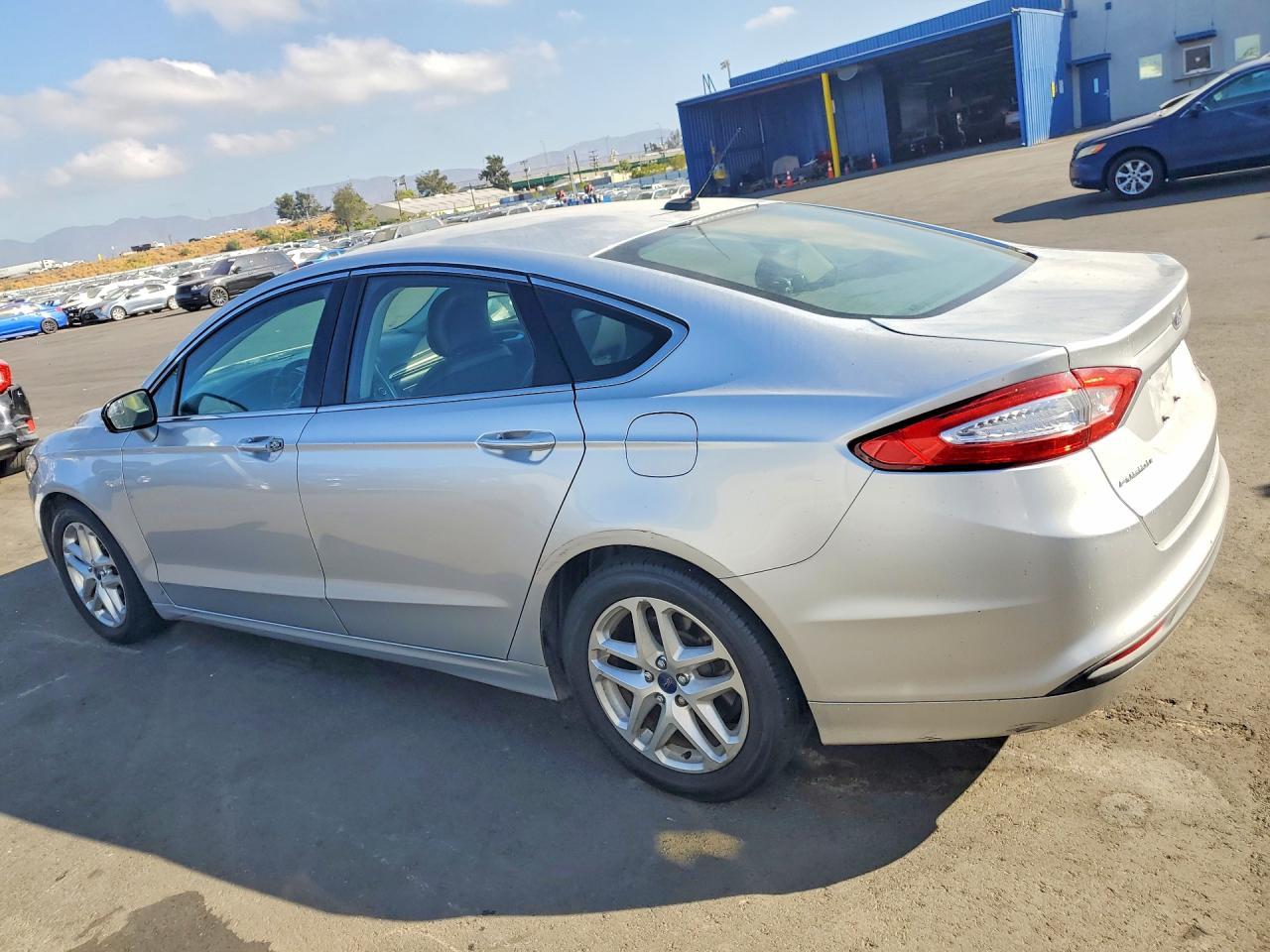2016 Ford Fusion Se - Фото 2