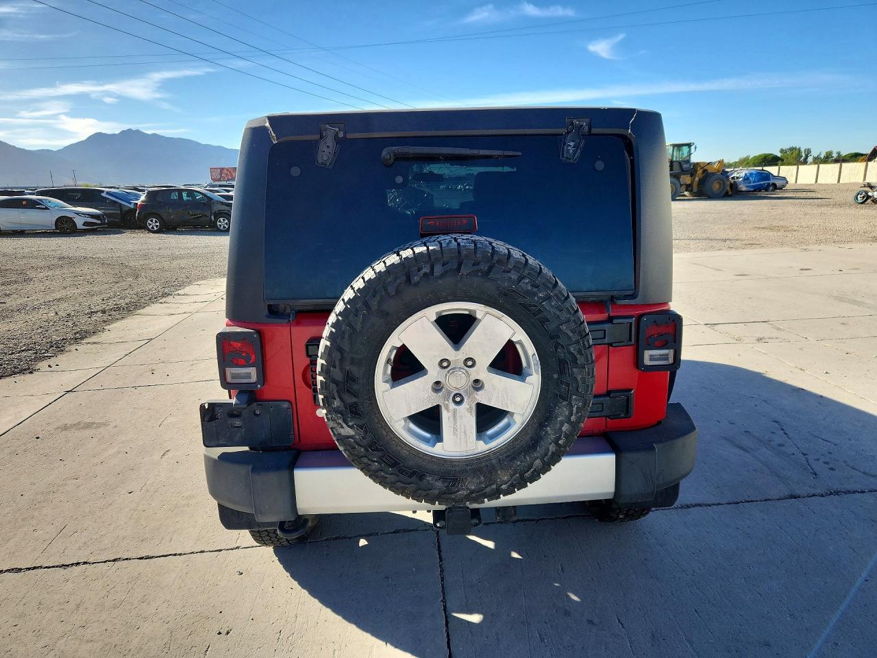 2011 Jeep Wrangler Unlimited Sahara - Image 6