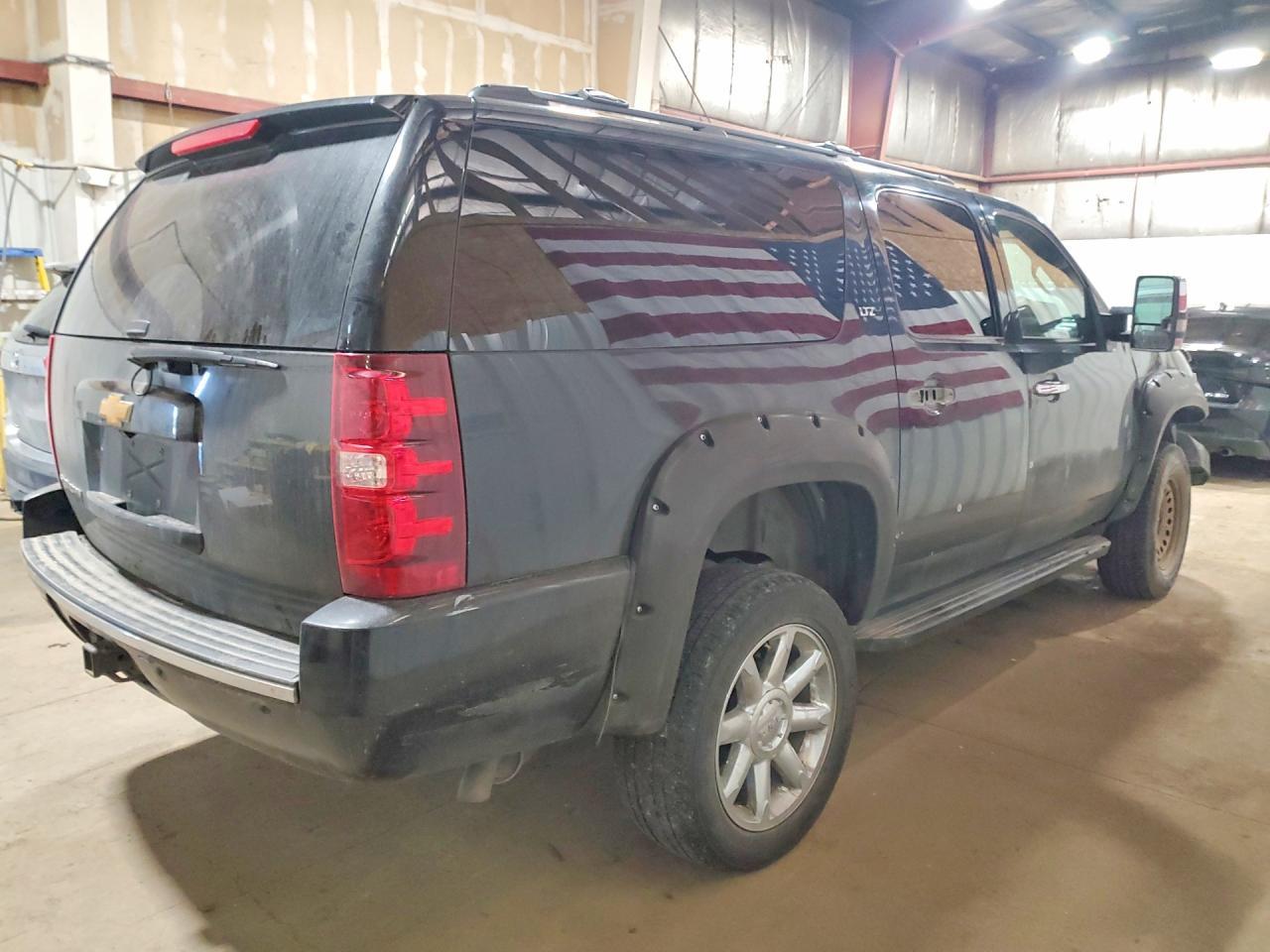 2014 Chevrolet Suburban K1500 Ltz - Фото 3